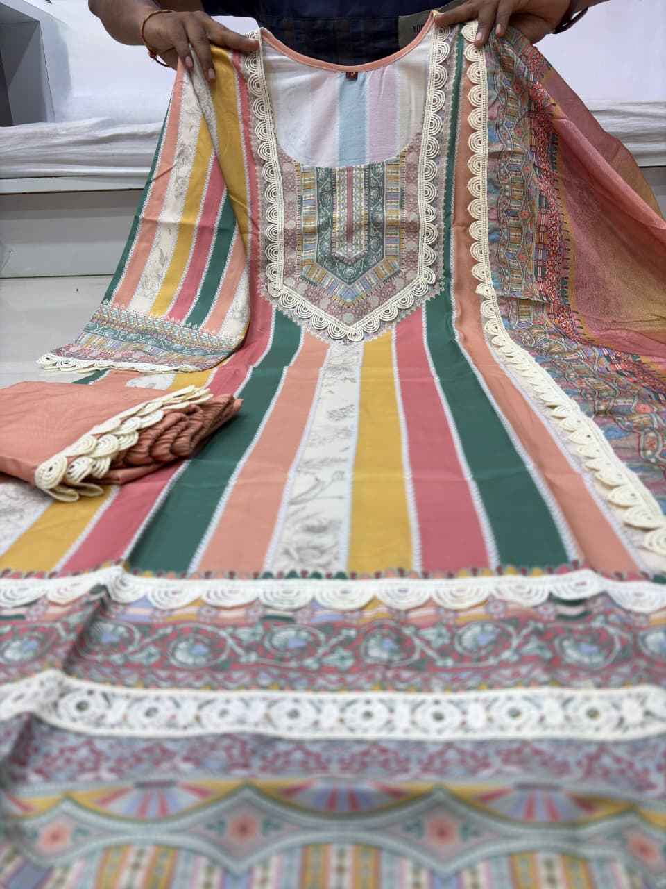Printed Kurta Pant Dupatta Set