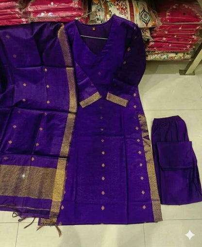 Detailed view of the inner bodice profile showcasing the breathable matching soft cotton lining attached inside the royal purple kurti.