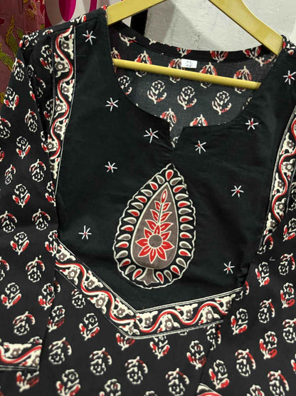 High resolution view of the premium black pure cotton one hundred by one hundred dupatta scarf showcasing the soft breathable weave and neat borders.