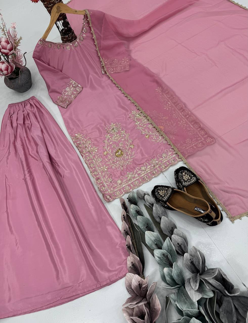 Detailed view of four side fancy lace border design on two point ten meter pink heavy faux georgette dupatta - WishTown Fashion Club