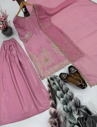 Detailed view of four side fancy lace border design on two point ten meter pink heavy faux georgette dupatta - WishTown Fashion Club